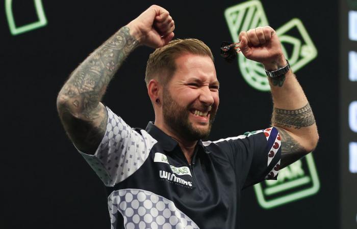 Van Gerwen pierde ante Anderson en el Grand Slam de Dardos, Wattimena y Van Veen