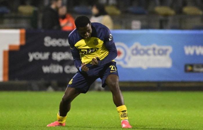 El hijo pródigo Loïc Lapoussin ayuda al Union con un gol y asiste al líder Genk, que cae derrotado en el Dudenpark