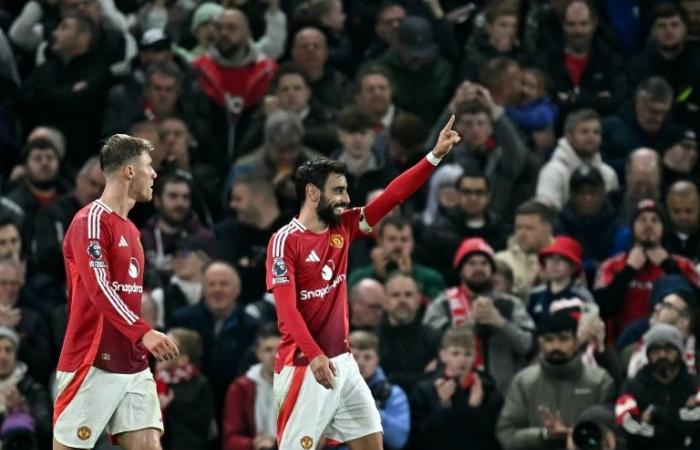 Un doblete de Fernandes le da la victoria al Manchester United en el último partido del interino Van Nistelrooy