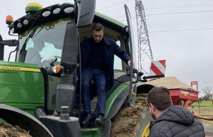 Jordan Bardella sobre el terreno conquistado durante su viaje a Lot-et-Garonne