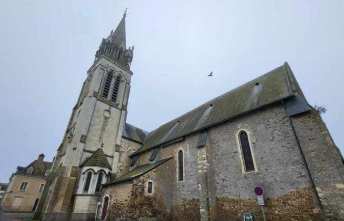 ¿Por qué ya no suenan las campanas de la iglesia de este pueblo de Maine y Loira?