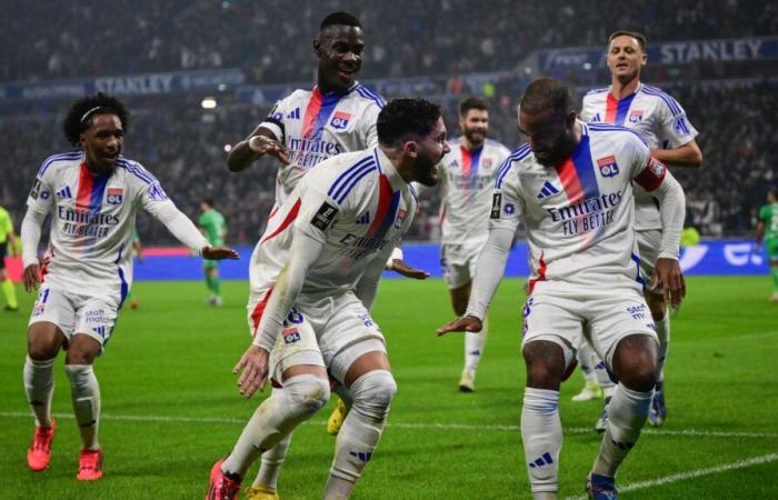 El Lyon domina al Saint-Etienne en el derbi y salta en la clasificación