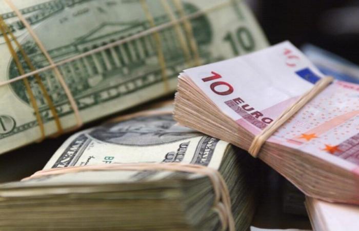 Subida del euro y nuevo récord del dólar en el mercado negro