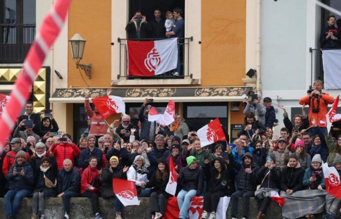 una marea humana para despedirse de los marineros