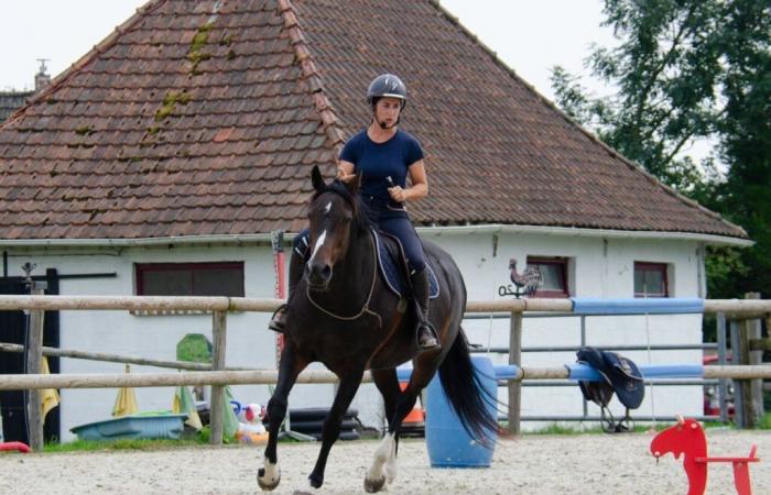 Estelle “susurra” al oído de los caballos en su nuevo centro ecuestre