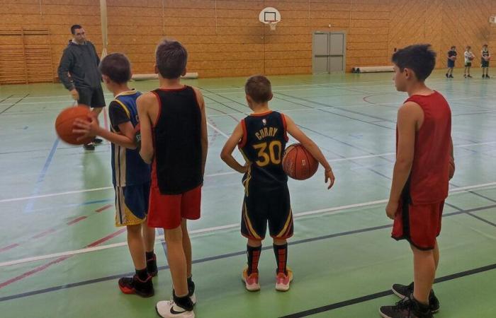 El crecimiento del baloncesto en Creuse ante la falta de infraestructuras deportivas