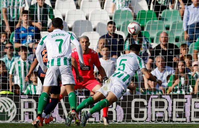 Bartra rescata un punto para el Betis ante un Celta ingenuo | Fútbol | Deportes