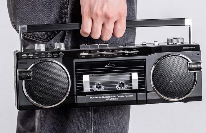 Sanwa Supply presenta un boombox equipado con un reproductor de casetes MP3 y un altavoz Bluetooth