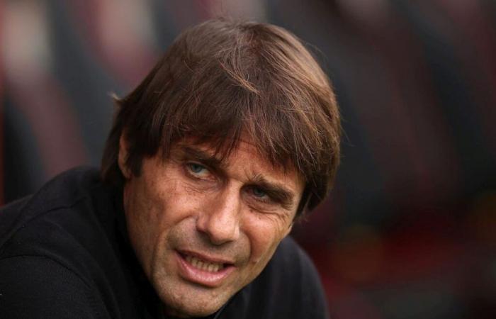 El técnico del Nápoles, Antonio Conte, se enfurece por el “escandaloso” penalti del Inter de Milán