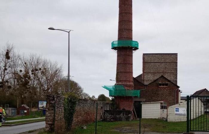 Amenazada, esta chimenea de una fábrica de Côtes-d’Armor finalmente permanecerá en su lugar