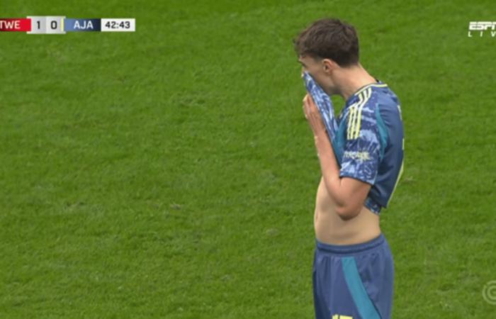 Youri Baas comete un error en el Ajax en el duelo con el FC Twente