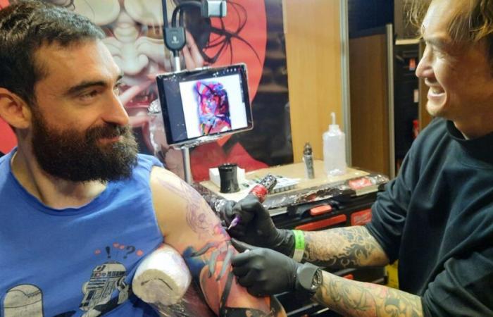 En su primera edición, el Laval Tattoo Show es un gran éxito, con la asistencia de aficionados