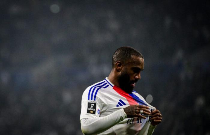 Lacazette habla de su futuro en el OL