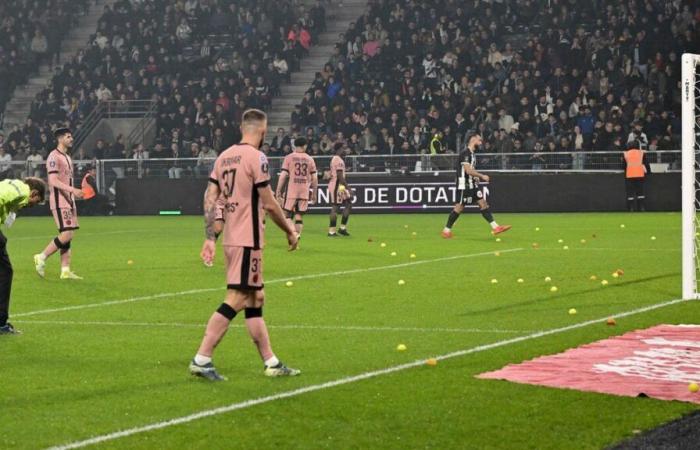 Fútbol: la pelota de tenis, un nuevo instrumento de protesta para los aficionados de la Ligue 1 y la Ligue 2