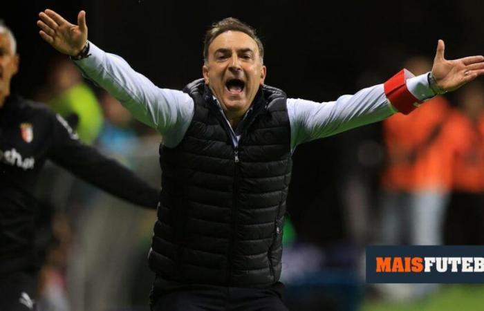 Carlos Carvalhal: «La estrategia tenía que ser ir con todo desde el principio»