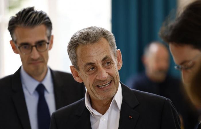 “24 horas a la semana y 6 meses al año”, invitado a Saint-Raphaël, Nicolas Sarkozy critica el trabajo de los profesores de escuela