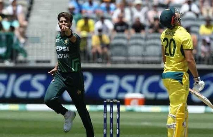 Los marcapasos paquistaníes ponen a la anfitriona Australia a la defensiva en Perth ODI