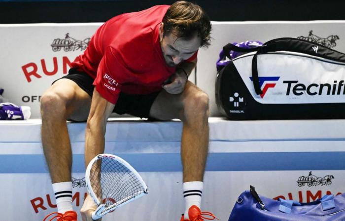 Noticias de tenis: la miseria de cinco años de Alex de Miñaur continúa mientras el colapso de Daniil Medvedev aturde en las Finales ATP