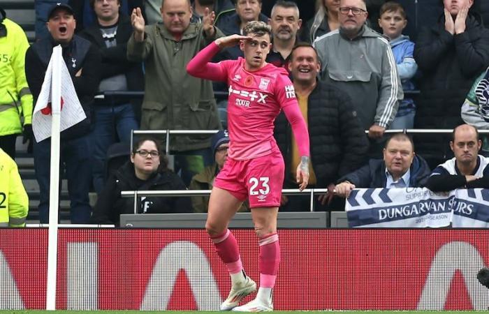 Kieran McKenna saborea la victoria ‘especial’ de Ipswich ante los Spurs con el uniforme diseñado por Ed Sheeran – The Irish News