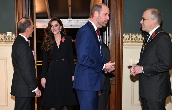 Kate Middleton resplandeciente por su regreso oficial a la familia real