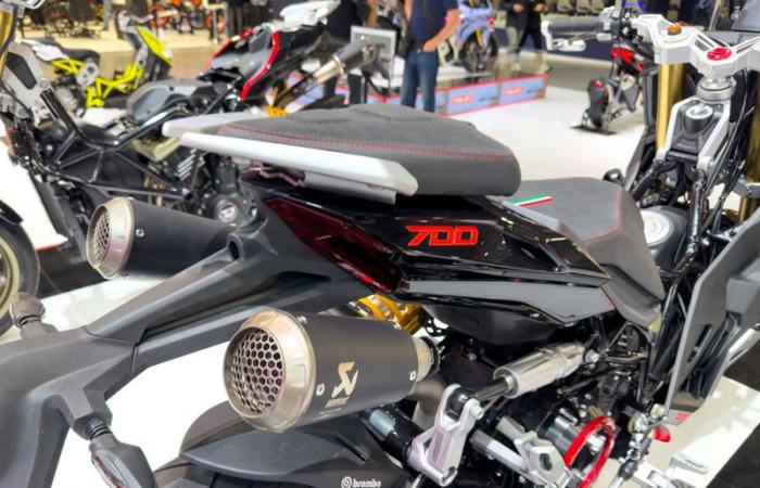 Calle: ¡Italjet Dragster 700 Twin, con diferencia el scooter de MotoGP más monstruoso del mercado, se presenta en Milán!