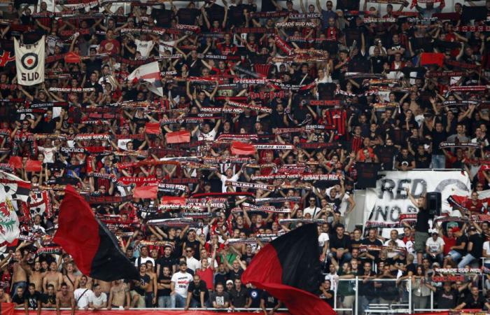 OGC Niza – LOSC: El homenaje de la afición del Niza a los Dogos Virage Est