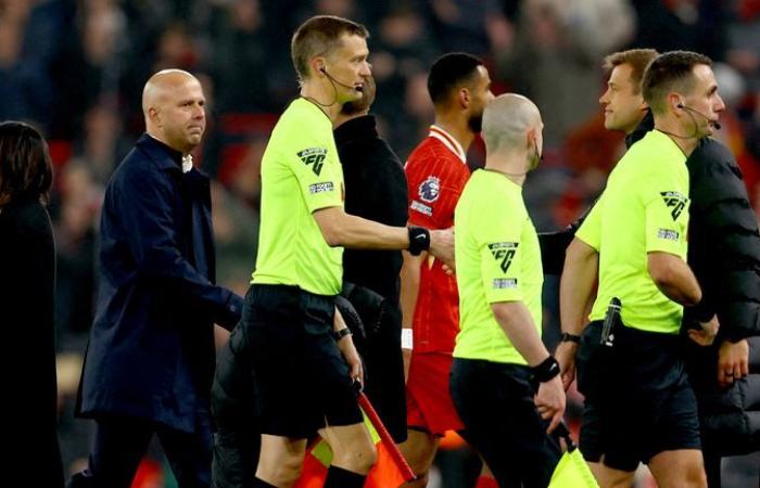 El árbitro de la Premier League David Coote suspendido después de que un video lo mostrara insultando al Liverpool FC y a Klopp | Noticias del Reino Unido