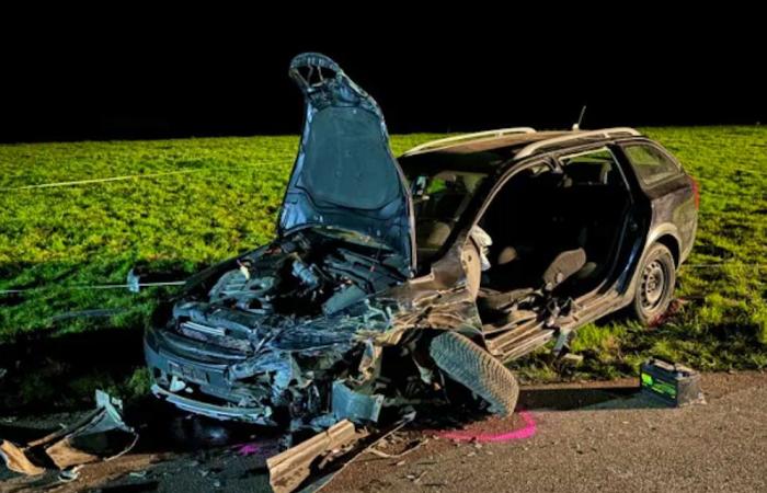 Conductor de BMW choca contra una camioneta: dos heridos graves tras un accidente en Güttingen TG