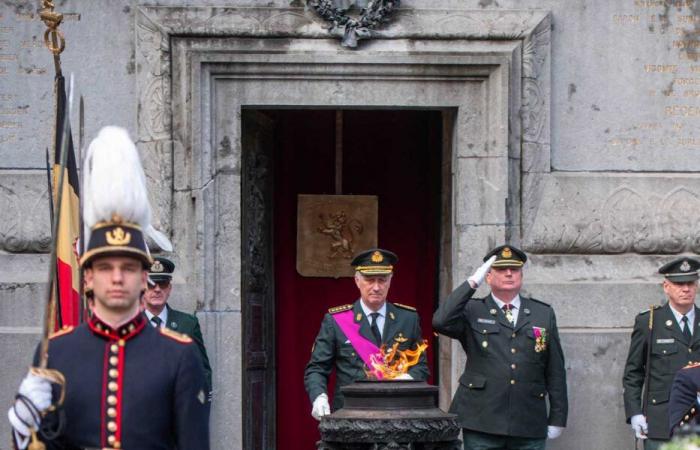 El rey Felipe rinde homenaje a los soldados caídos por la patria belga