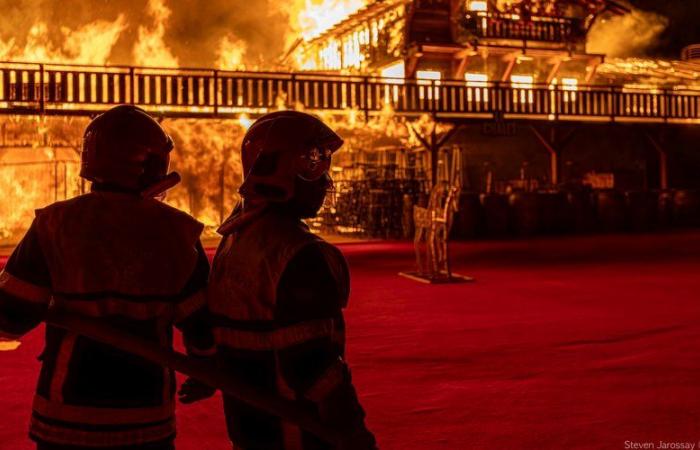 Incendio en el Village de Navidad de Barcarès: “Vi mi chalet derretirse ante mis ojos. No nos queda nada”, consternado el propietario del Après Ski.