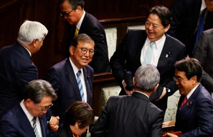 Japón: el primer ministro Shigeru Ishiba permanece en su cargo