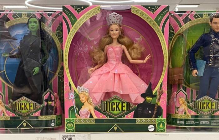 Enlace de Mattel ‘Wicked Dolls’ mal etiquetado en el empaque con un sitio de películas para adultos