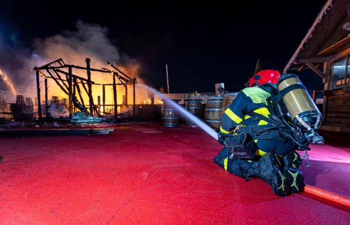 Devastador incendio en el pueblo navideño de Barcarès: el mercado navideño parcialmente destruido antes de su apertura