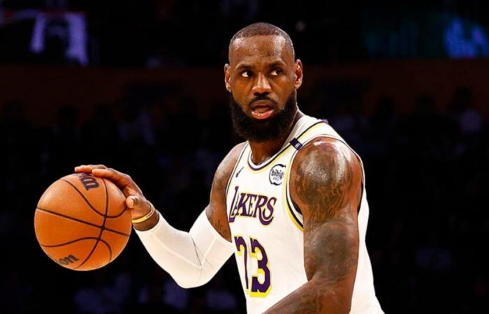 LeBron consigue segundo triple-doble consecutivo, Anthony Davis se lesiona en la victoria de los Lakers por 123-103 sobre los Raptors