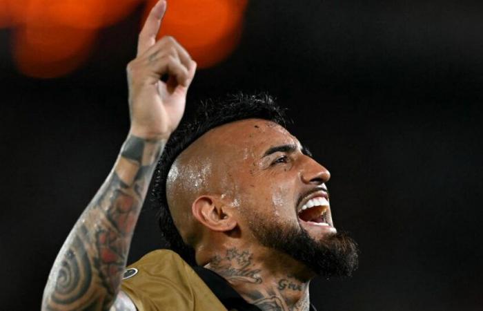 Tras un año de ausencia, el chileno Arturo Vidal hace su sorpresivo regreso a la selección a sus 37 años