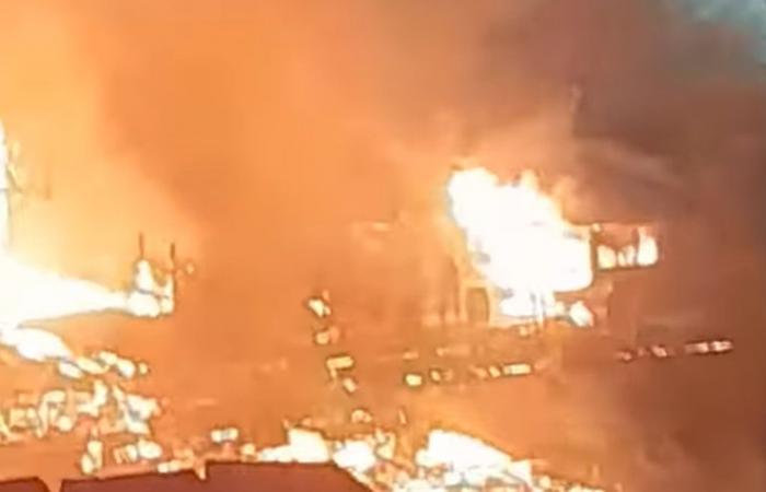 Chalets destruidos por las llamas, explosiones de bombonas de gas… el mercado de Navidad de Barcarès arrasado por un impresionante incendio