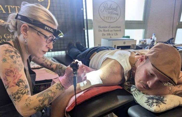 Tradicional, floral, fantasía, un día más de tatuajes en el salón de Cherburgo