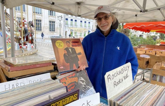 Los jóvenes adoran sus discos en el mercado del libro de Orleans