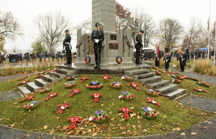 Los canadienses celebran el Día del Recuerdo de costa a costa