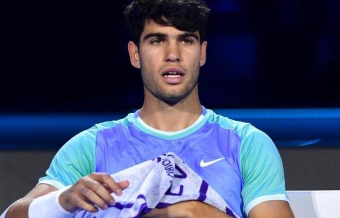 Un muy raro Alcaraz sufre un descalabro inesperado en las ATP Finals