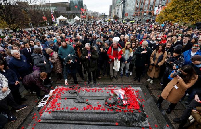 Los canadienses celebran el Día del Recuerdo de costa a costa