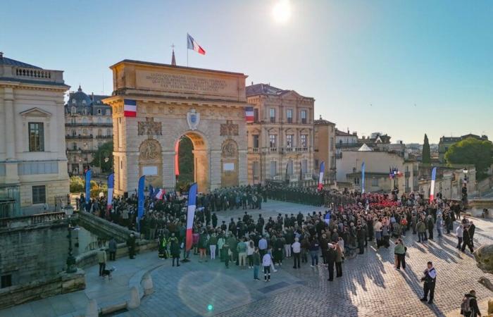 El 11 de noviembre se celebra bajo el Arco de Triunfo