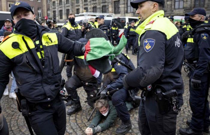 Tensiones dentro de la coalición gubernamental holandesa tras la violencia entre partidarios en Amsterdam