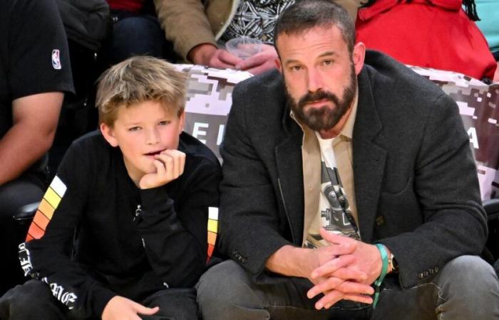 En medio de un divorcio, Ben Affleck se regala una rara salida de padre e hijo con Samuel, de 12 años.