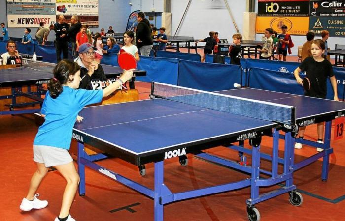 En Quimper, 64 jugadores de tenis de mesa compiten en la primera ronda del Circuito Juvenil del Sur Finisterre