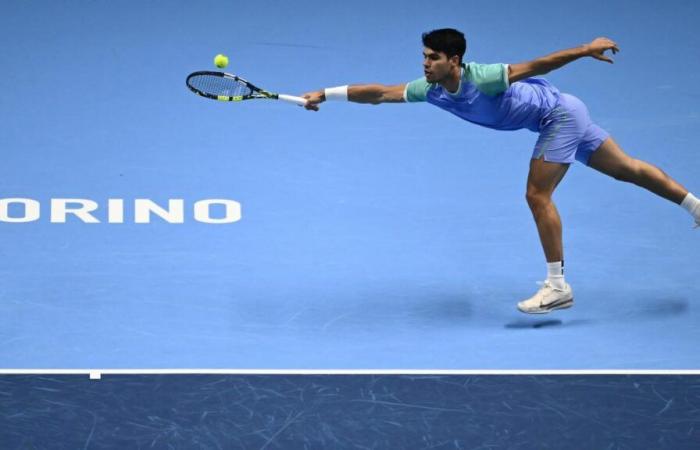 Alcaraz arranca con un revés en el ATP Tennis Masters