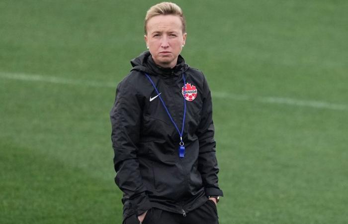 Escándalo de drones | El entrenador Bev Priestman despedido por Canada Soccer