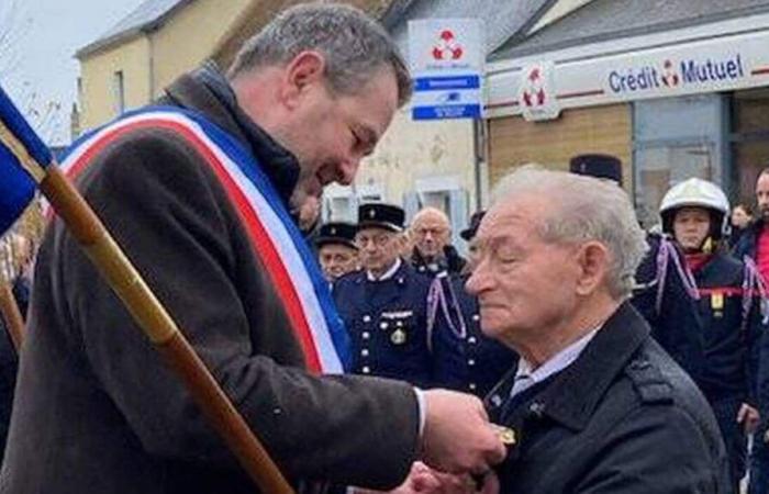 Intercambio. Christian Rocher recibe la medalla de oro