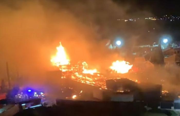 Incendio en el pueblo navideño de Barcarès: “Parece que por allí ha pasado una bomba”, testimonian los vecinos, aún conmocionados