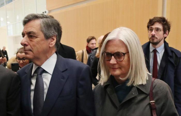 François Fillon propuso pagar 700.000 euros a la Asamblea por el asunto de los trabajos ficticios de su esposa